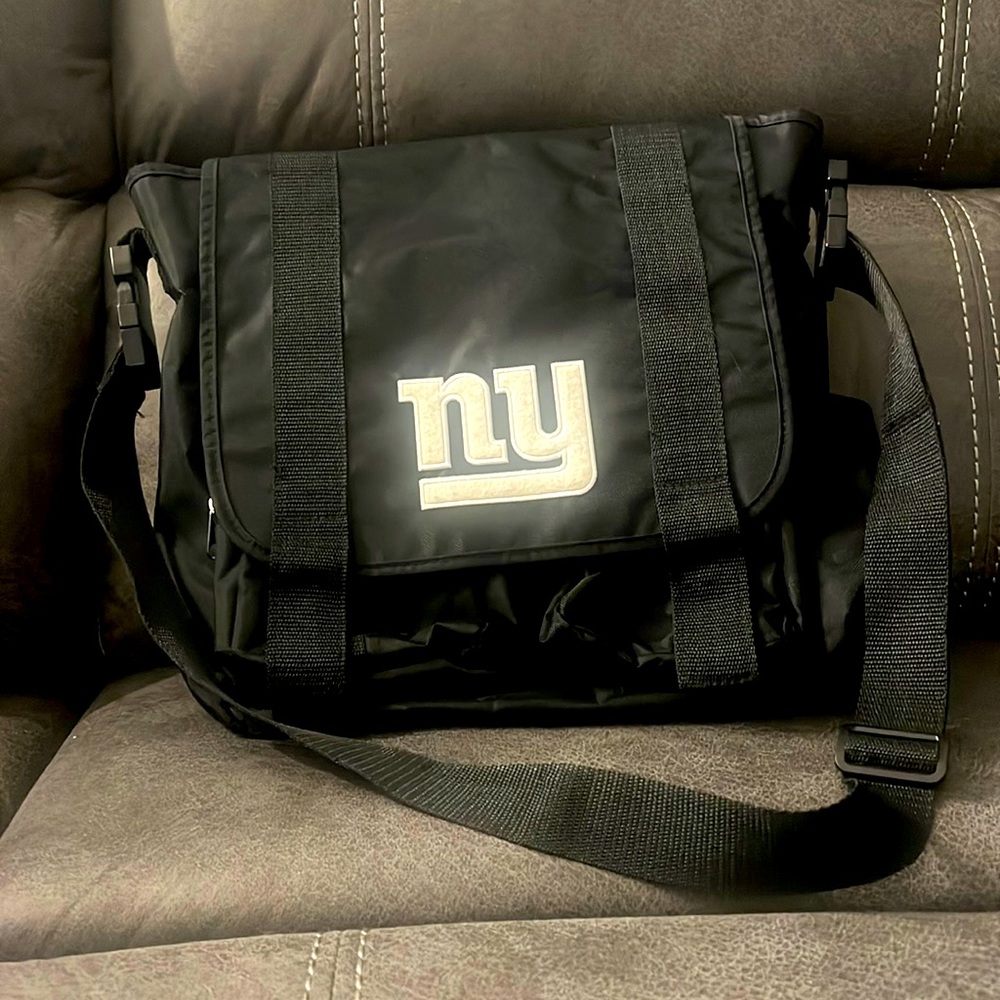 NFL Giants messenger type diaper bag